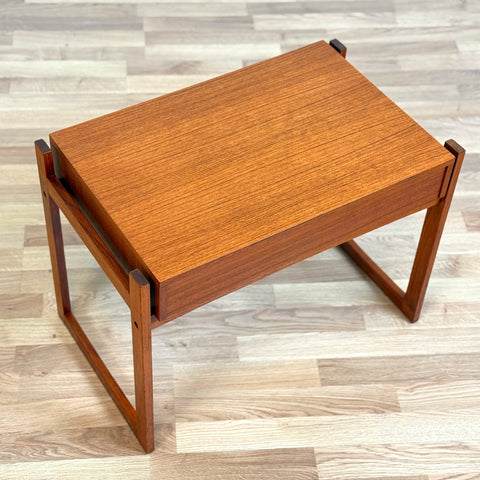 Side table in teak, 1950s-60s, Denmark - Beyo Vintage