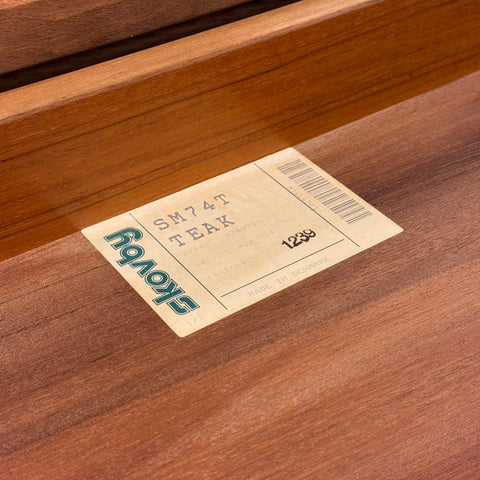Dining table in teak by Skovby Møbelfabrik, Model 74, 1950s-60s, Denmark - Beyo Vintage