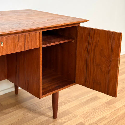 PRICE Writing desk in teak, 1950s-60s, Denmark - Beyo Vintage