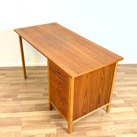 Writing table in teak, 1950s-60s - Beyo Vintage