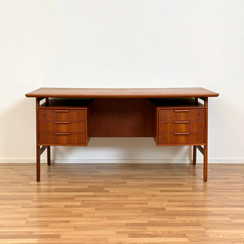 Writing desk "Model 75" in teak by Gunni Omann for Omann Jun A/S, 1960s-70s, Denmark - Beyo Vintage