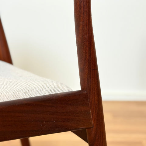 Set om 4 matstolar i teak av Ærthøj Jensen & Mølholm, 1950-60-tal, Danmark