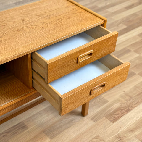 Side table in oak, 1950s-60s, Denmark - Beyo Vintage