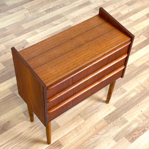 Chest of drawers in teak with 3 drawers, 1950s-60s, Denmark - Beyo Vintage