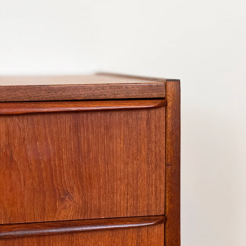 Danish chest of drawers in teak, 1950s-60s. - Beyo Vintage