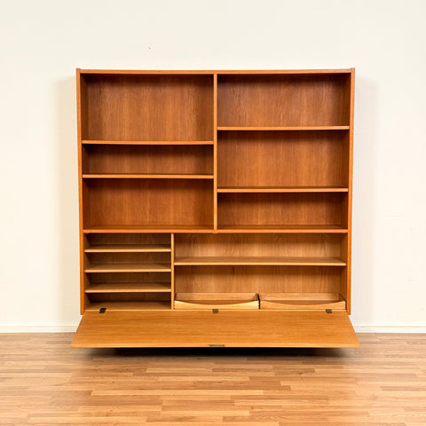 Bookshelf in oak by Åge Hundevad, 1960s-70s, Denmark