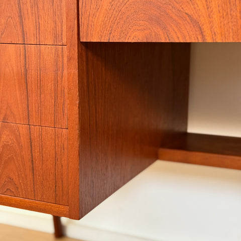 PRICE Small writing desk in teak, 1950s-60s, Denmark - Beyo Vintage
