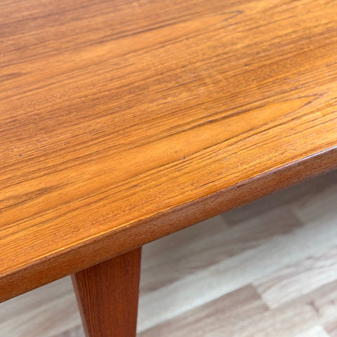 Coffee table in teak, 1950s-60s, Denmark - Beyo Vintage