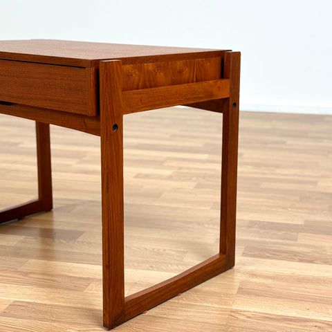 Side table in teak, 1950s-60s, Denmark - Beyo Vintage