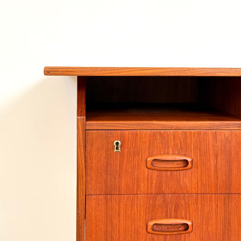 PRICE Writing desk in teak, 1950s-60s, Denmark - Beyo Vintage