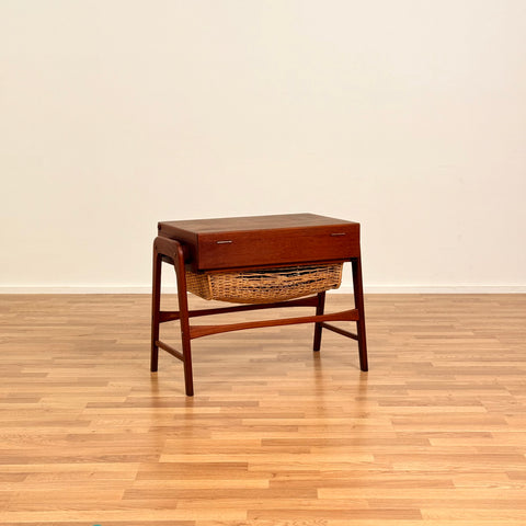Sidobord / symaskinsbord i teak, 1950-60-tal, Danmark