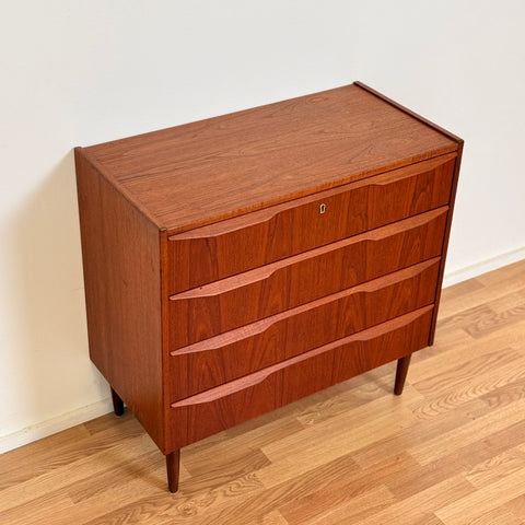 Chest of 4 drawers in teak, 1950s-60s, Denmark - Beyo Vintage