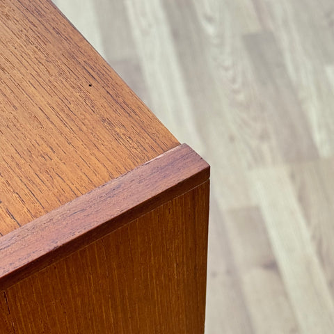 Danish teak chest of drawers, 1950s-60s. - Beyo Vintage
