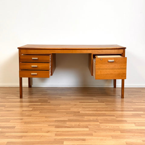Writing desk in walnut by Gordon Russell for Averskogs möbelfabrik, 1960s-70s, Sweden - Beyo Vintage
