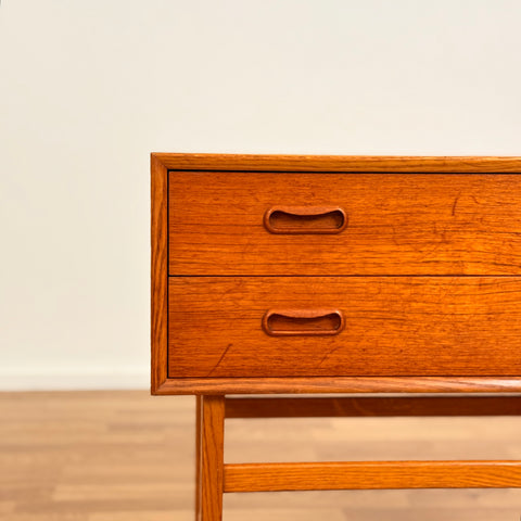 Sidobord i teak, 1950-60-tal, Sverige