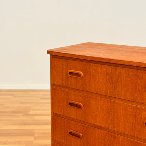 Chest of drawers in teak & beech