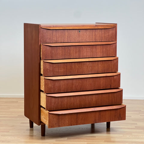 Mid-century Danish teak dresser, 1960s - Beyo Vintage