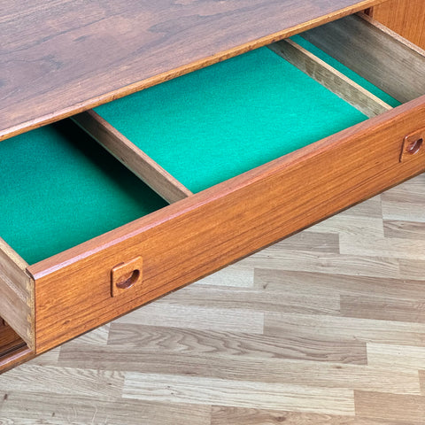 Sideboard in teak, Denmark, 1950-60s. - Beyo Vintage