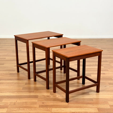 Set of 3 nest of tables in teak, 1950s-60s Denmark - Beyo Vintage
