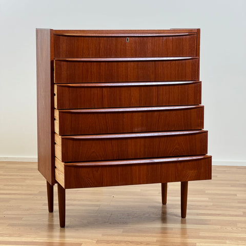 Danish teak chest of drawers, 1950s-60s. - Beyo Vintage