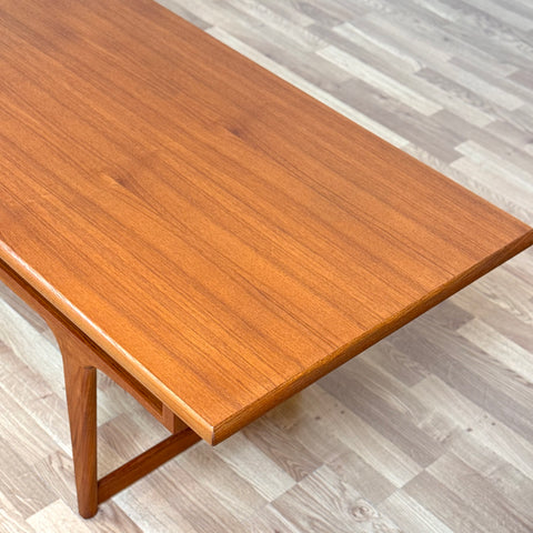 Coffee table in teak, 1950s-60s, Denmark - Beyo Vintage