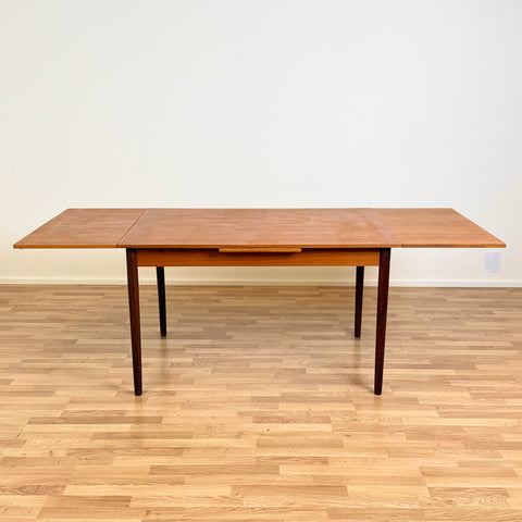Dining table in teak, 1950s-60s, Denmark - Beyo Vintage