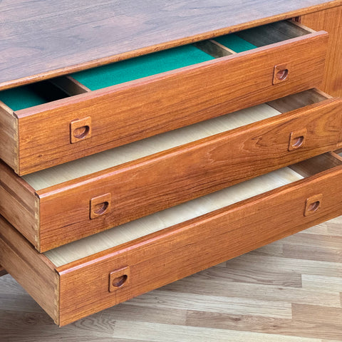 Sideboard in teak, Denmark, 1950-60s. - Beyo Vintage