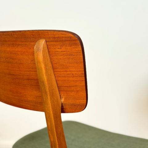 Set om 6 matstolar i teak och bok, 1950-60-tal, Danmark