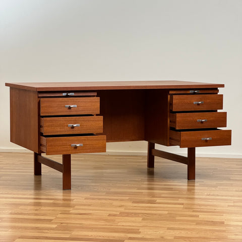 Writing desk in teak, Denmark, 1950-60s. - Beyo Vintage