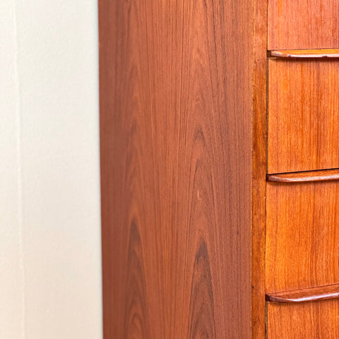 Danish chest of drawers in teak, 1950s-60s. - Beyo Vintage