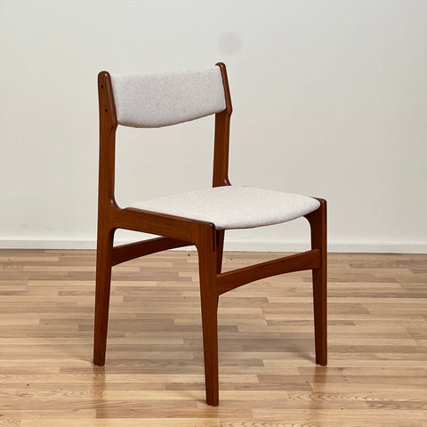 Set of 4 dining chairs, Erik Buch - Beyo Vintage