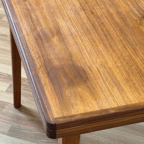 Dining table in walnut, Skaraborg, Sweden - Beyo Vintage