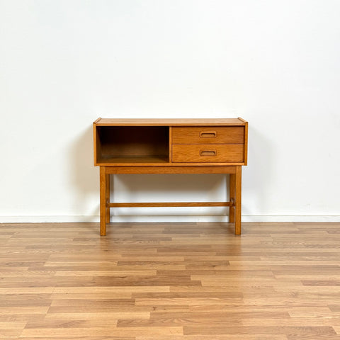 Side table in oak, 1950s-60s, Denmark - Beyo Vintage