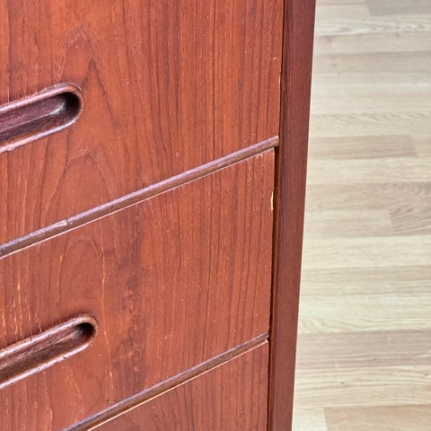 Chest of drawers in teak, Denmark, 1950s-60s. - Beyo Vintage