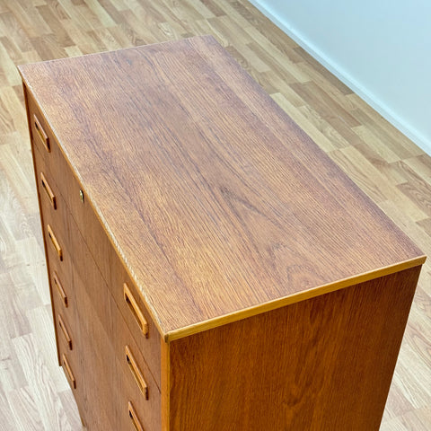 Chest of drawers in teak, Denmark, 1950s-60s. - Beyo Vintage