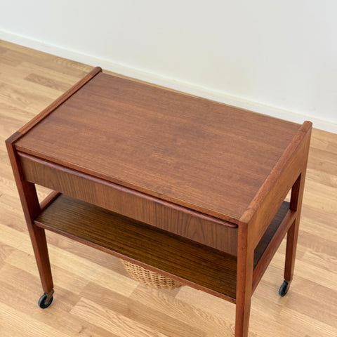 Side table / Trolley in teak, 1950s-60s, Denmark - Beyo Vintage