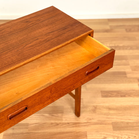 Sidobord i teak, 1950-60-tal, Sverige