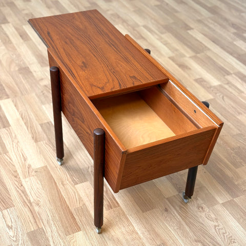 Side table / Sewing table in teak, 1950s-60s, Denmark - Beyo Vintage