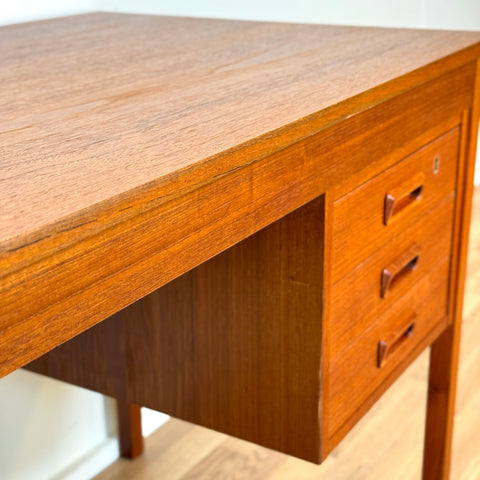 Writing desk in teak, 1970s, Denmark - Beyo Vintage