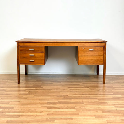 Writing desk in walnut by Gordon Russell for Averskogs möbelfabrik, 1960s-70s, Sweden - Beyo Vintage
