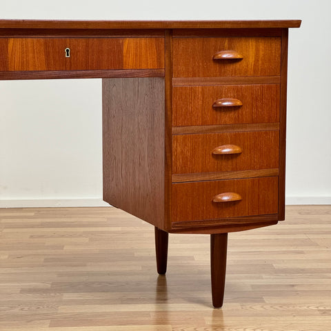 Writing desk in teak, Denmark, 1950s-60s. - Beyo Vintage