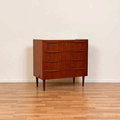 Chest of 4 drawers in teak, 1950s-60s, Denmark - Beyo Vintage