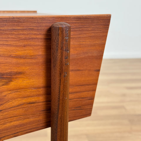 Side table / Sewing table in teak, 1950s-60s, Denmark - Beyo Vintage