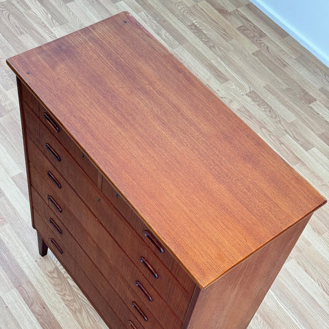 Chest of drawers in teak, Denmark, 1950s-60s. - Beyo Vintage
