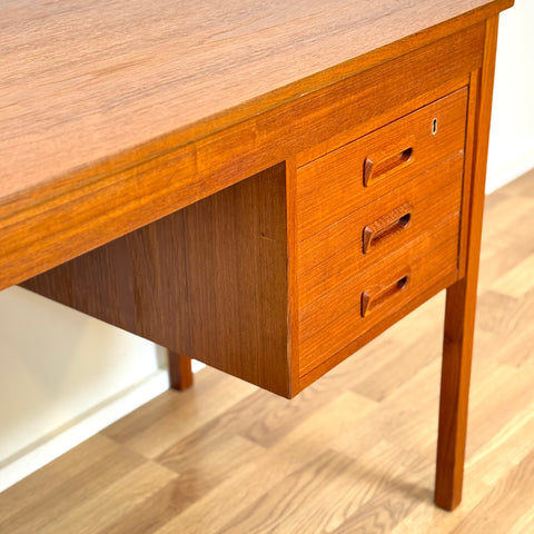 Writing desk in teak, 1970s, Denmark - Beyo Vintage