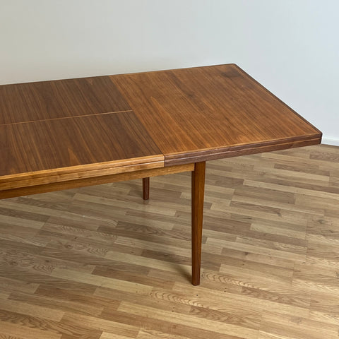 Dining table in walnut, Skaraborg, Sweden - Beyo Vintage