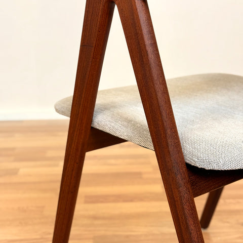 Set of 4 dining chairs in walnut, 1950s-60s, Denmark