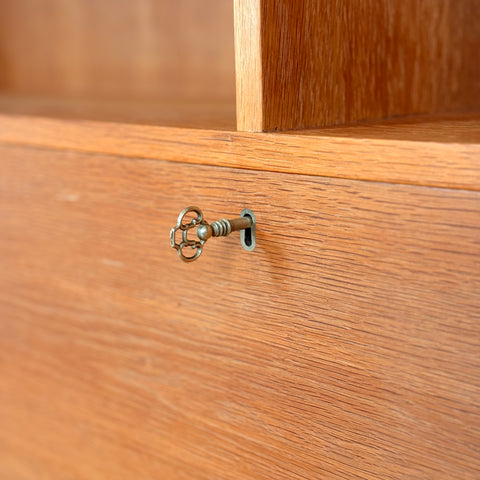 Bookshelf in oak by Åge Hundevad, 1960s-70s, Denmark