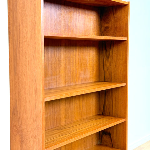 Teak bookcase, Ålsjunga Möbelfabrik, Sweden - Beyo Vintage