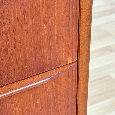 Danish teak chest of drawers, 1970s - Beyo Vintage